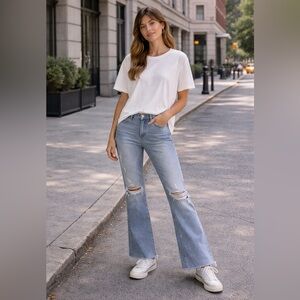 Joe's Jeans Light Blue Distressed Wide-Leg Jeans. Made in Mexico
A6